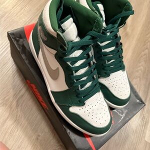 Air jordan 1 green and white